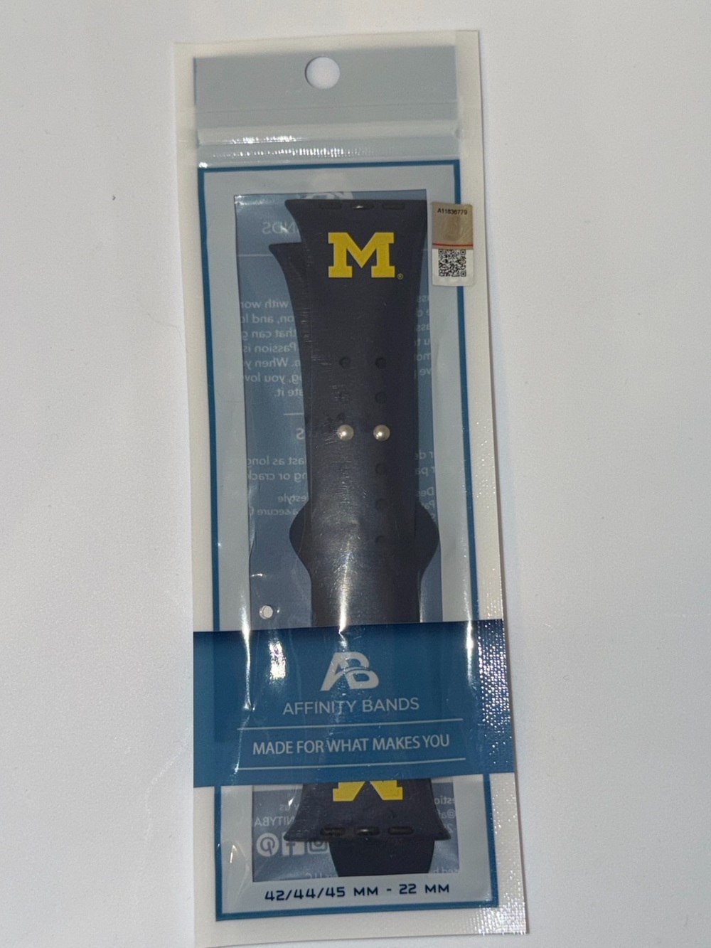 Michigan Wolverines 42/44/45mm Apple Watch Silicone Sport Band - New